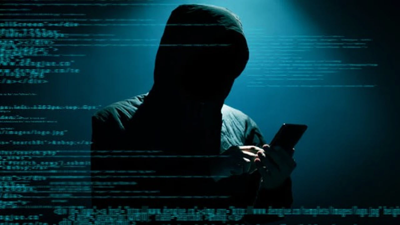 بعد بيان مجلس الوزراء.. أربع خطوات بسيطة تحمي هاتفك من الاختراق على أندرويد وآيفون